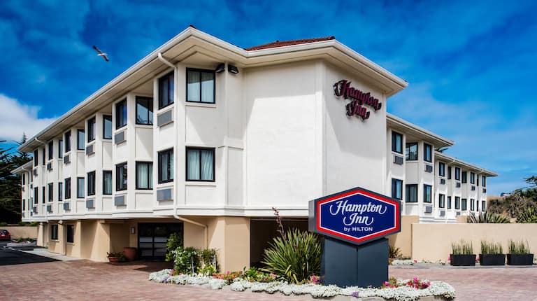 Hampton Inn Monterey 官方酒店街景外观实拍